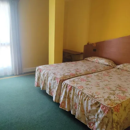 Miono 2* Кастро-Урдиалес