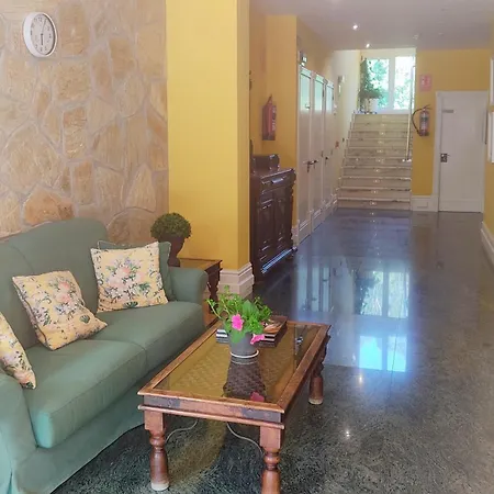 Miono 2* Кастро-Урдиалес