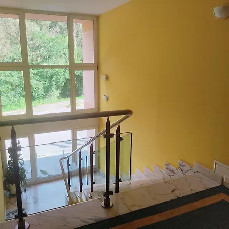 Miono Кастро-Урдиалес