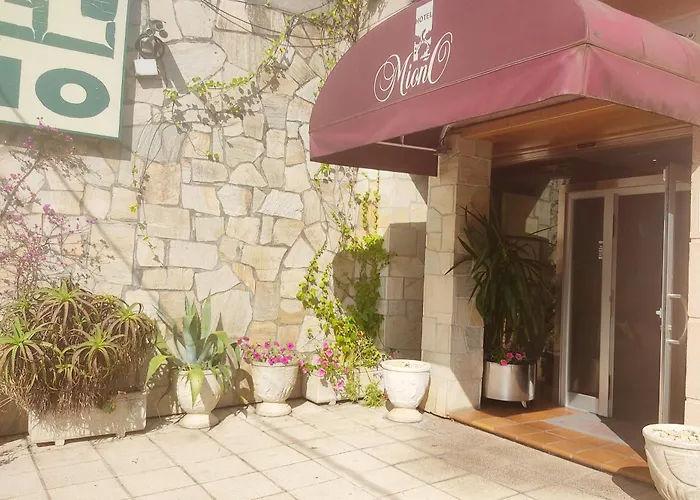 Miono ホテル カストロ・ウルディアレス